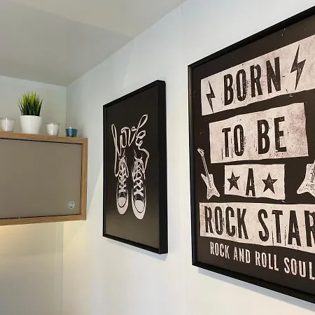 Mobile Divina Camp Porton Nature Hideouts