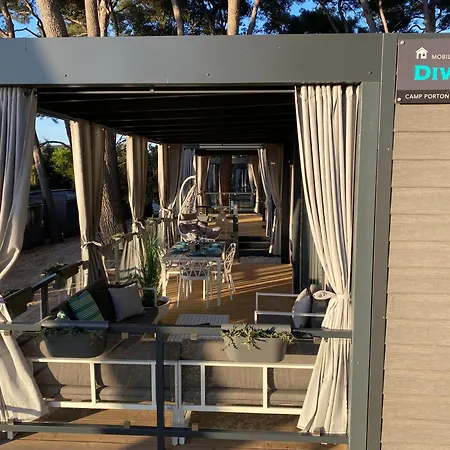 Mobile Divina Camp Porton Nature Hideouts *